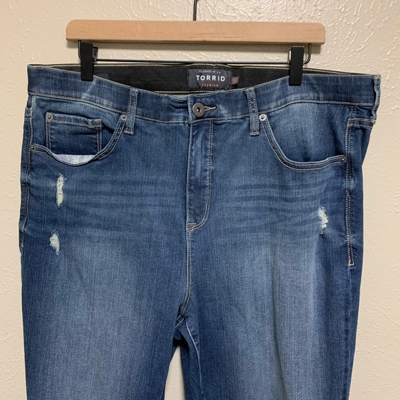 Torrid sky High skinny distressed jeans - Picture 3 of 8